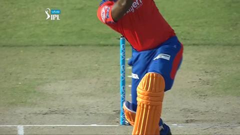 M19: GL vs RCB – Dwayne Smith Six
