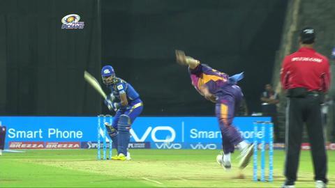 M1: MI vs RPS – Hardik Pandya Wicket background