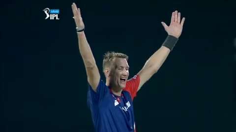 M17: DD vs MI – Last over thrilling finish background