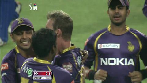 M1: KKR vs DD – Unmukt Chand Wicket