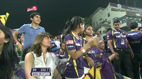 Match 51 DD vs KKR – I Pathan's Wicket
