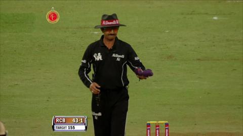 M12: RCB vs KKR – Chris Gayle Six background