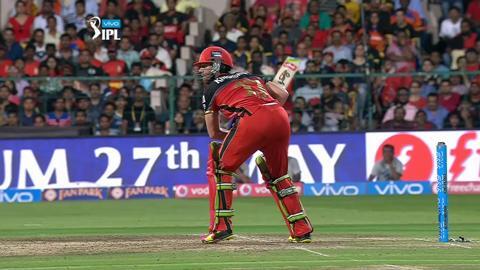 M57: GL vs RCB – AB de Villiers Six background