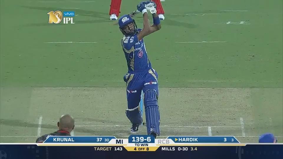 M12: RCB vs MI – Hardik Pandya Six