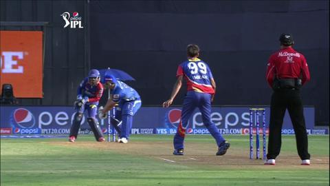 M51: MI vs DD – Marchant de Lange Wicket background