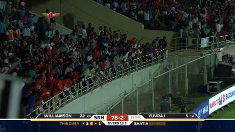 M40: RPS vs SRH – Yuvraj Singh Six