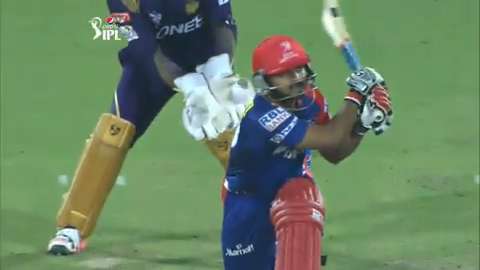 M17: DD vs KKR – Kedar Jadhav Six background