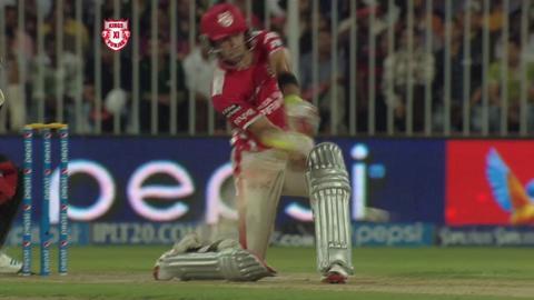 M9: KXIP vs SRH – Glenn Maxwell Six background