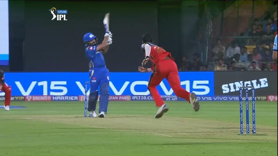Crisp & Clean: Rohit's front-foot SIX