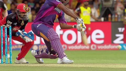 M35: RCB vs RPS – Thisara Perera Six