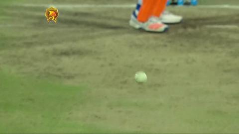 M15: GL vs SRH – Suresh Raina Wicket