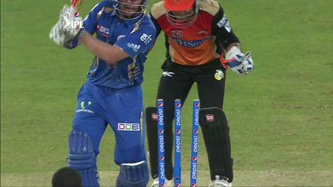 M20: MI vs SRH – Ben Dunk Wicket