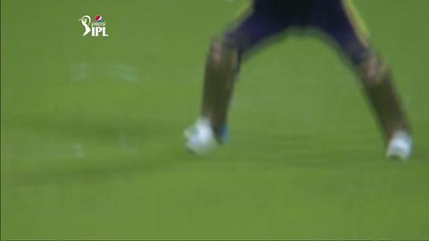 M19: KKR vs RR – Stuart Binny Wicket