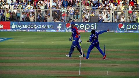 M51: MI vs DD – Murali Vijay Wicket background