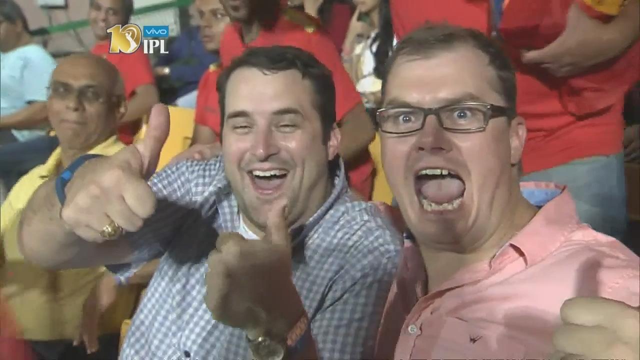 M43: RCB vs KXIP – Amazing Moments background