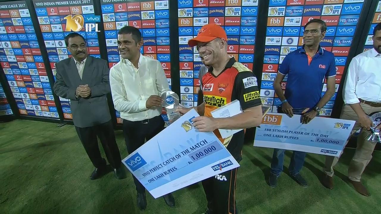 M48: SRH vs MI – VIVO perfect catch of the match – David Warner