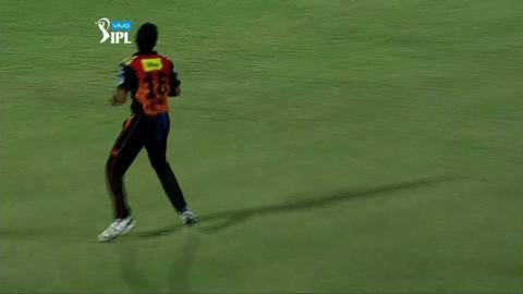 M15: GL vs SRH – Dinesh Karthik Wicket