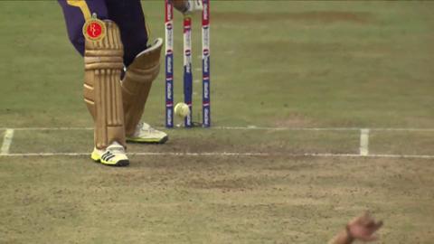 M12: RCB vs KKR – Ryan McLaren Wicket