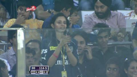 Match 23 DD vs DC – Pathan's Wicket