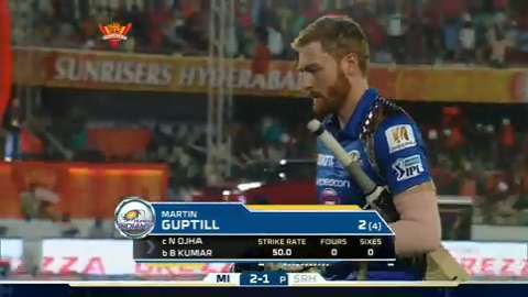 M12: SRH vs MI – Martin Guptill Wicket