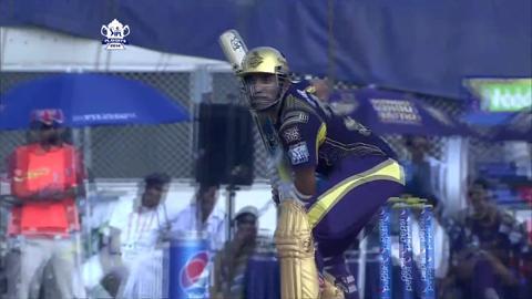 M57: KXIP vs KKR – Robin Uthappa Six