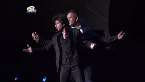 Captain Cool Emulates King Khan