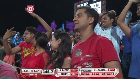 M14: KXIP vs KKR – Axar Patel Wicket background