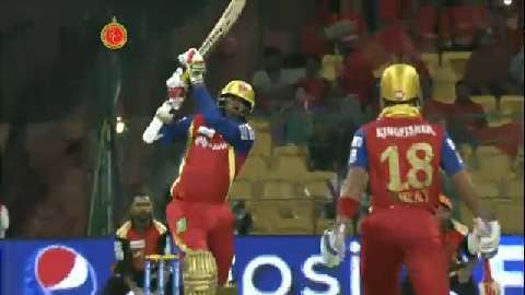 M8: RCB vs SRH – Chris Gayle Six