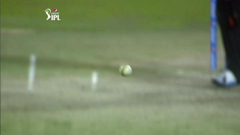M4: SRH vs RR – Darren Sammy Wicket background