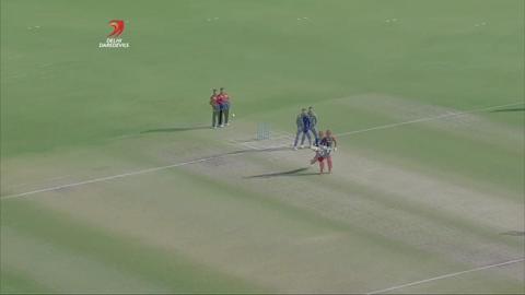 M17: DD vs MI – Karun Nair Wicket