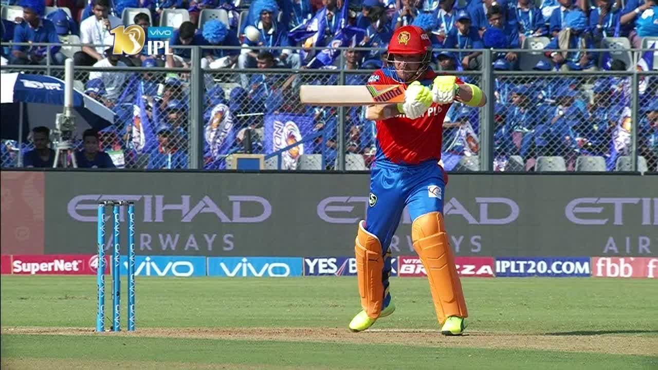 M16: MI vs GL – Brendon McCullum Six background