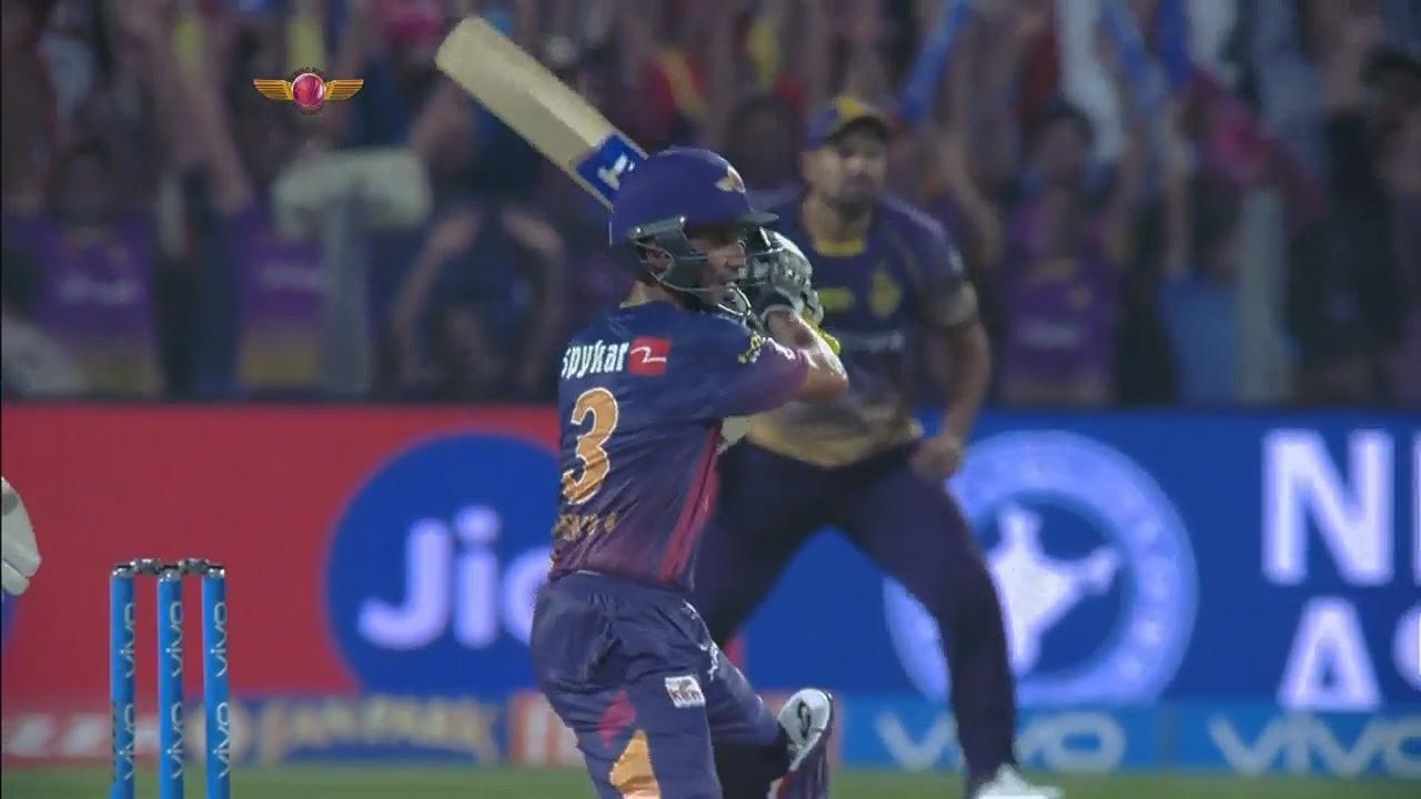 Ajinkya Rahane gets a classy 46 (41)