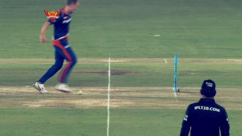 M42: SRH vs DD – Bhuvneshwar Kumar Wicket background