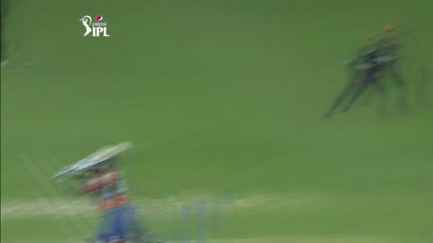 M6: KKR vs DD – Manoj Tiwary Wicket background