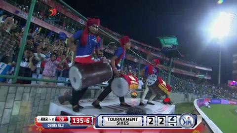 M17: DD vs KKR – Angelo Mathews Six