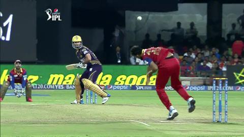 M33: RCB vs KKR – Ryan ten Doeschate Six background