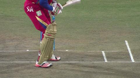M59: CSK vs RCB – Chris Gayle Six