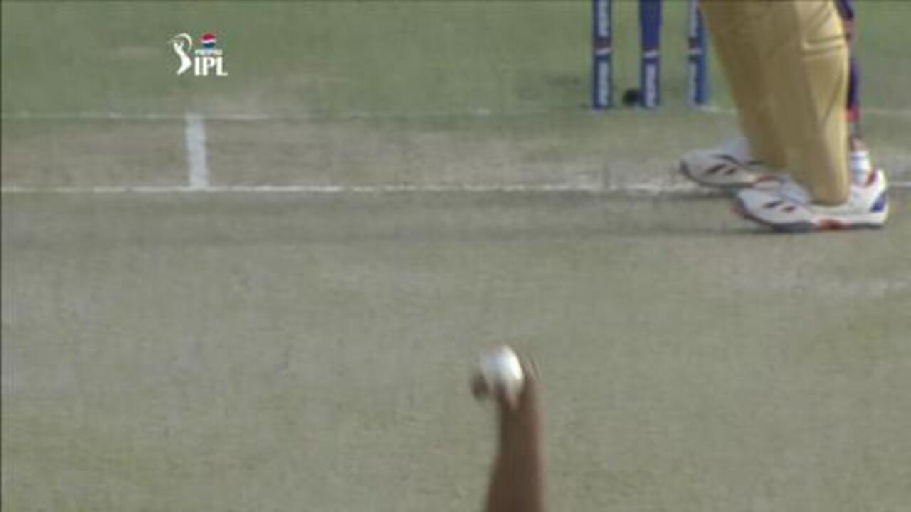 M20: KXIP vs KKR – Manvinder Bisla Wicket