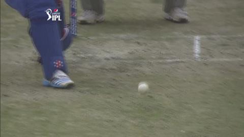 M55: KXIP vs DD – JP Duminy Wicket