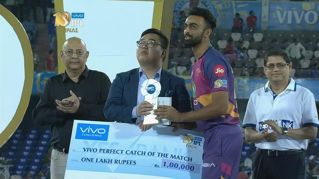 Final: RPS vs MI – VIVO perfect catch of the match – Jaydev Unadkat