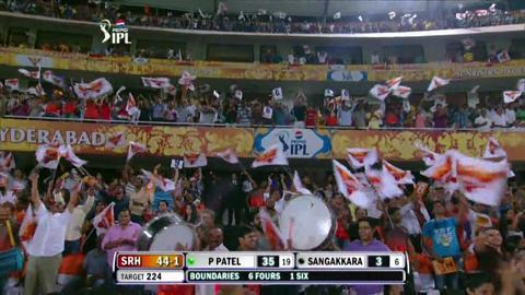 M54: SRH vs CSK – Parthiv Patel Six background