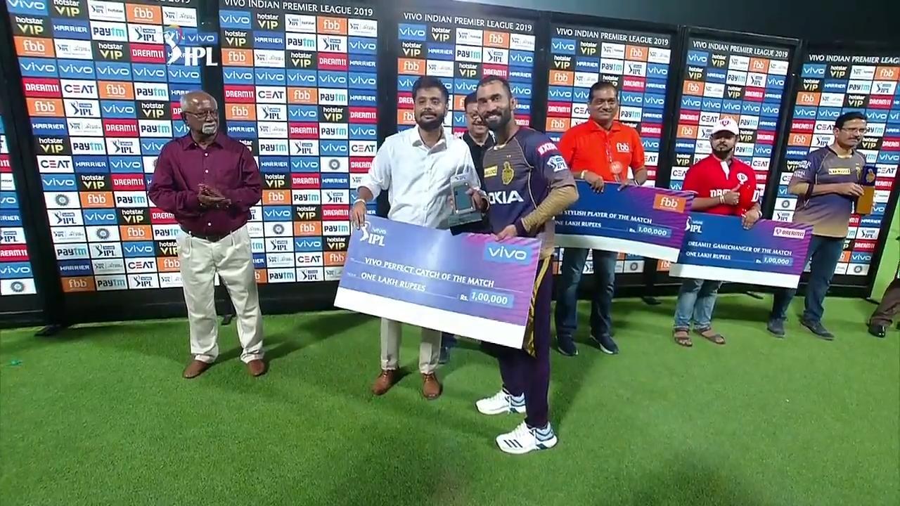 M26: KKR vs DC – VIVO Perfect Catch of the Match – Dinesh Karthik