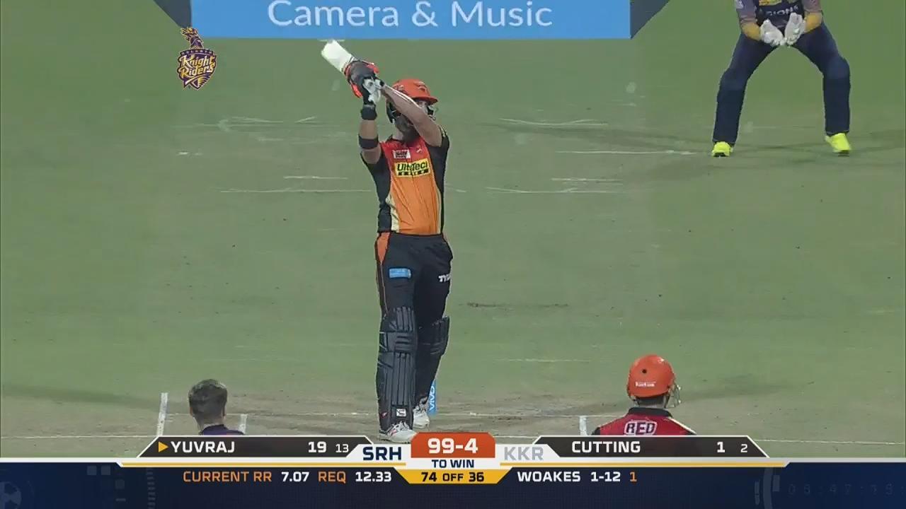 M14: KKR vs SRH – Yuvraj Singh Six