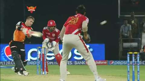 M48: SRH vs KXIP – David Warner Six background