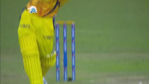 M8: CSK vs DD – Suresh Raina Wicket