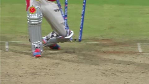 M31: RCB vs KXIP – Akshar Patel Wicket