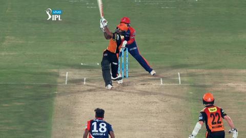 M42: SRH vs DD – Shikhar Dhawan Wicket background