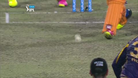 M38: KKR vs GL – Dinesh Karthik Wicket