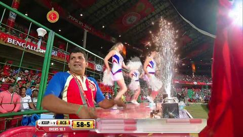 M31: RCB vs KXIP – AB de Villiers Six background