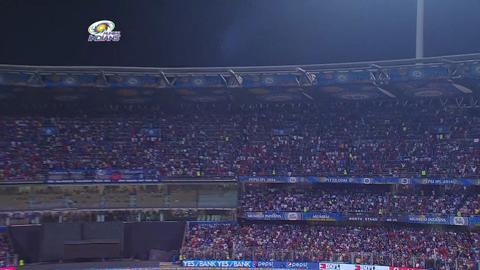 M27: MI vs RCB – Corey Anderson Wicket background